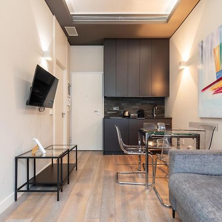 Easyhomes-City Centre Suites 米兰 外观 照片