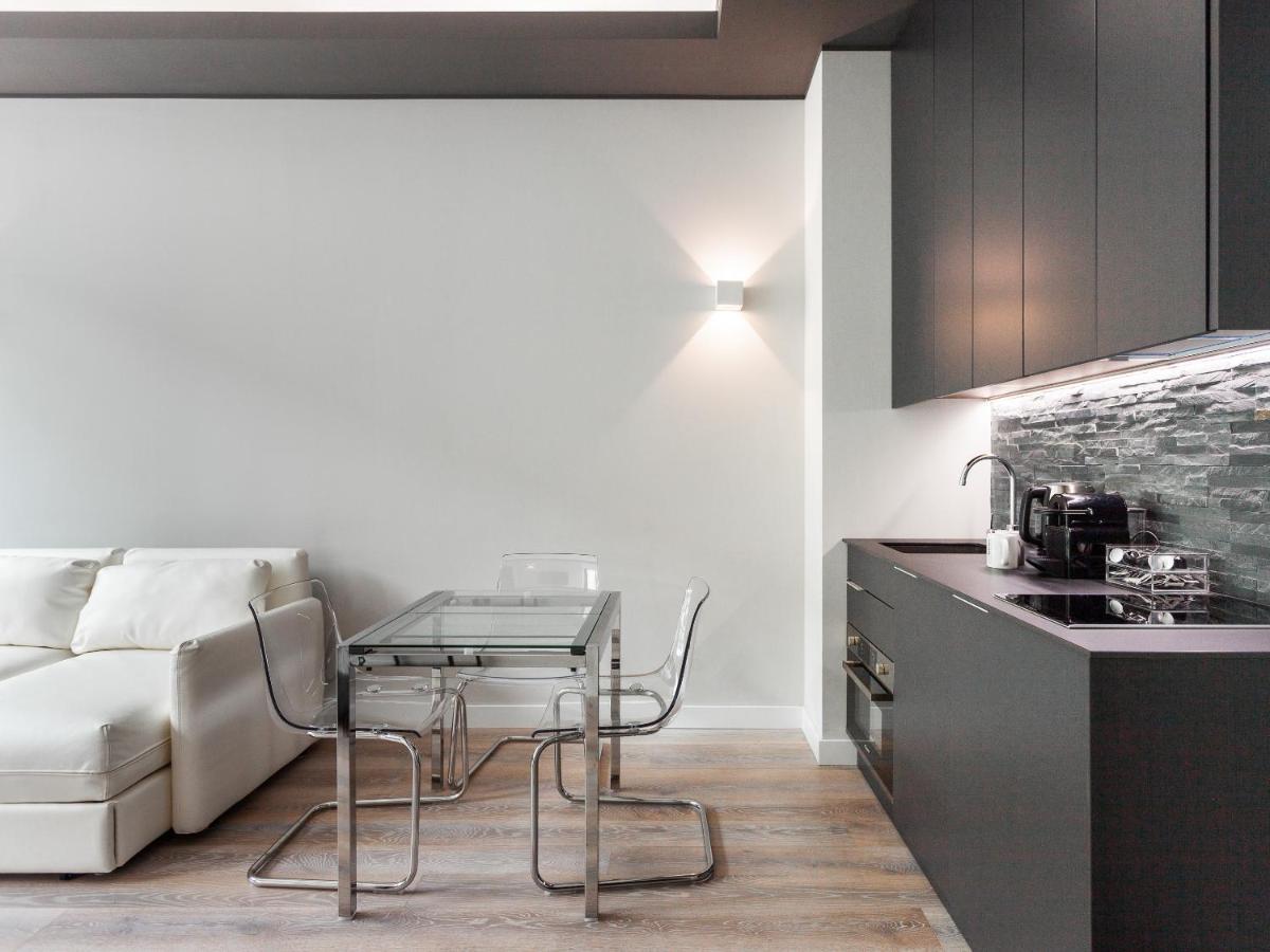 Easyhomes-City Centre Suites 米兰 外观 照片